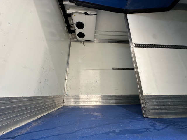 DAF CF 370 6×2 Sleeper Cab Fridge Box