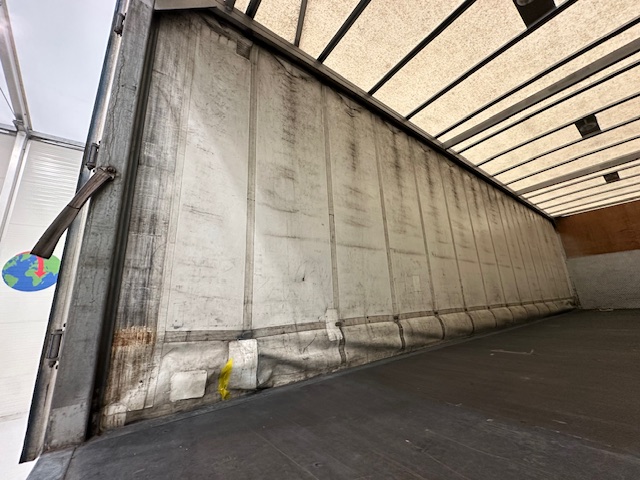 DAF CF 330 6×2 Rear Lift Sleeper Cab Curtainsider