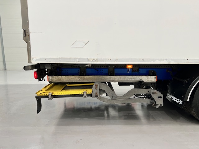 Scania P250 4×2 Sleeper Cab Fridge Box