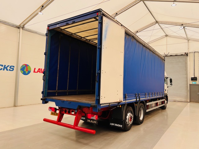 MAN TGS 26.340 6×2 Rear Steer Curtainsider