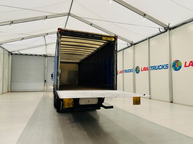 DAF CF75 310 6×2 Rear Lift Sleeper Cab Curtainsider