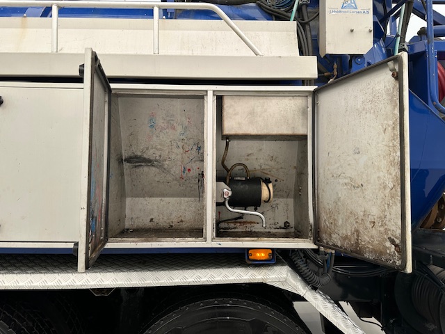 Scania P420 8×4 Sleeper Cab Vacuum Tanker