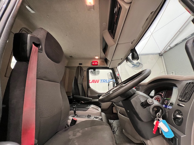 DAF LF 260 4×2 Rest Cab Tractor Unit
