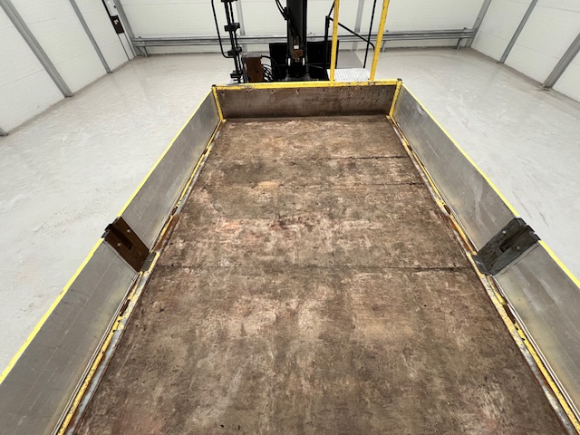 Mercedes Axor 2529 Rear Lift Brick Grab Manual