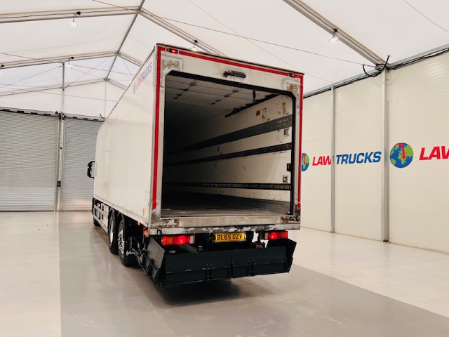 Iveco Stralis 310 AT 6×2 Fridge Box