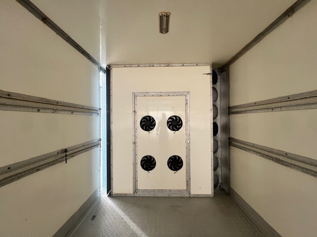 MAN TGS 26.320 6×2 Sleeper Cab Insulated Box Van