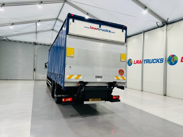 Volvo FM 300 6×2 Sleeper Cab Curtainsider