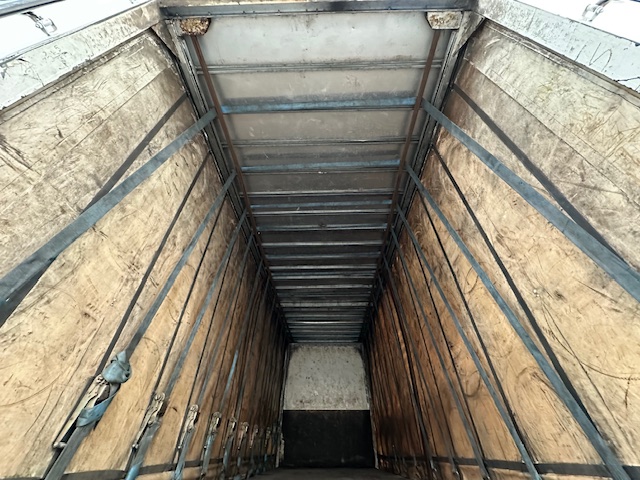 Scania P94 230 Sleeper Cab Curtainsider