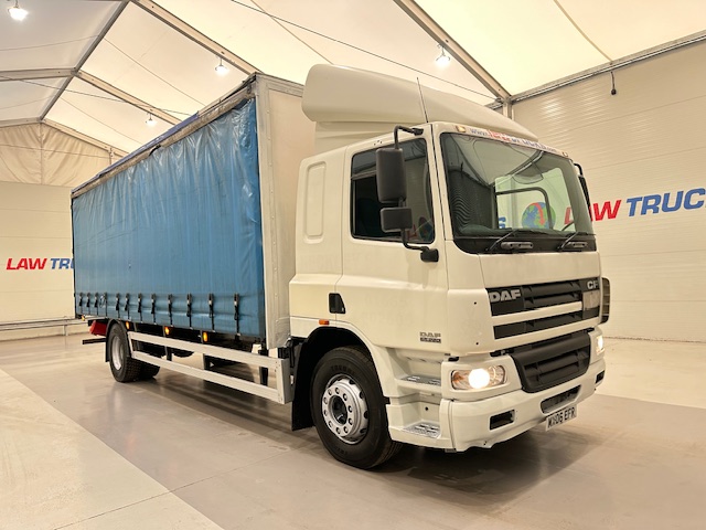 DAF CF65 220 Sleeper Cab Curtainsider Manual