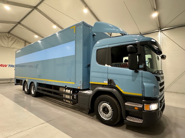 Scania P320 6×2 10 Tyre Rear Lift Insulated Box Van