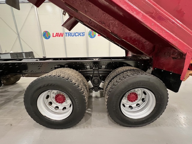 Volvo FMX 380 8×4 Day Cab Steel Tipper
