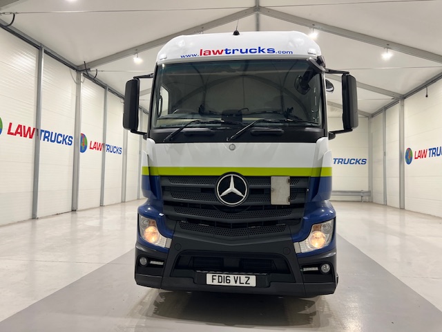 Mercedes Actros 2530 6×2 Sleeper Cab Curtainsider