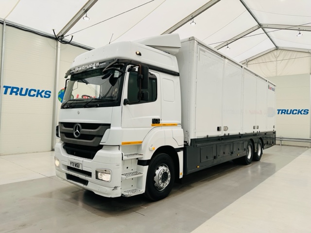 Mercedes 2543 6×2 10 Tyre Rear Lift Sleeper Cab Box Van