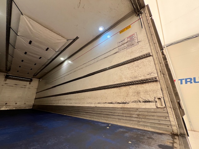 Scania P250 4×2 Sleeper Cab Fridge Box