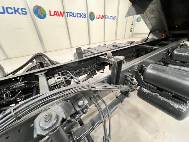 Scania P370 8×4 Sleeper Cab Tipper Manual
