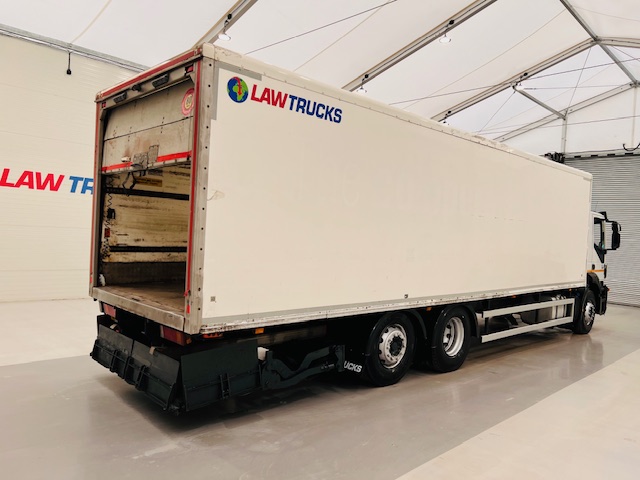 Iveco Stralis 310 AT Euro 6 6×2 Box Van