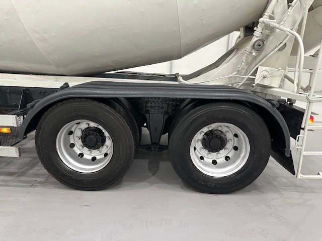 Volvo FM 330 6×4 Day Cab Cement Mixer