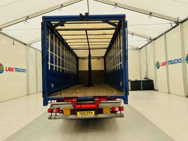 Mercedes Actros 1824 Day Cab Curtainsider