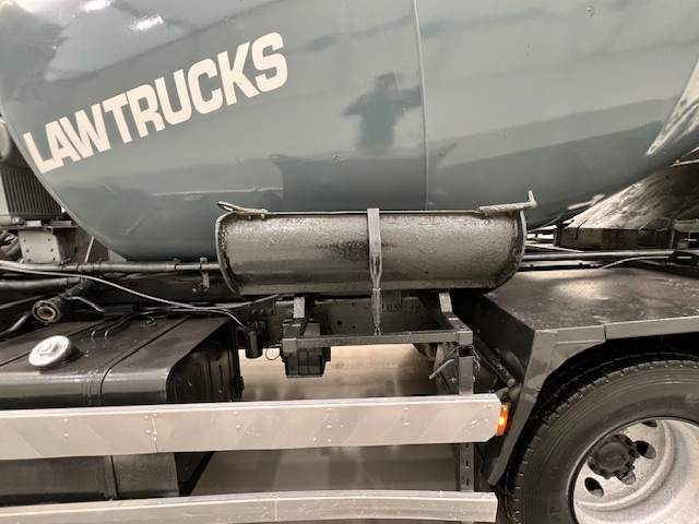 Hino 700 3241 8×4 Cement Mixer