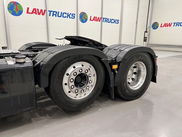 Volvo FH16 750 6×2 Midlift Tractor Unit