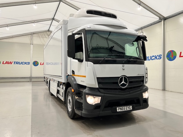 Mercedes Antos 2540 6×2 Rear Lift Day Cab Fridge Box
