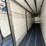 Mercedes Actros 2532 6×2 Rear Lift Day Cab Fridge Box - thumbnail