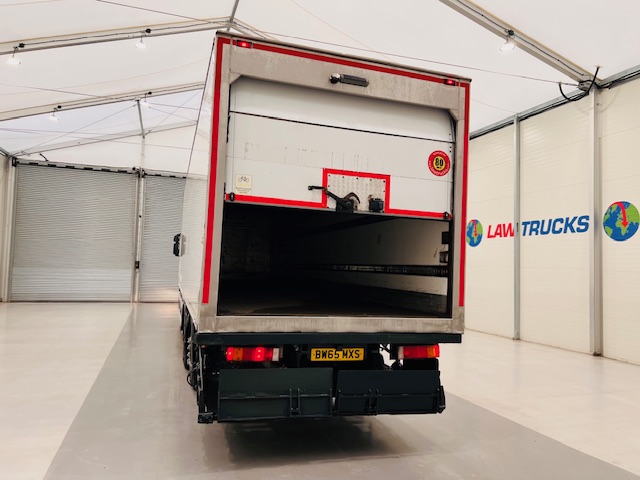 Iveco Stralis 310 AT 6×2 Box Van