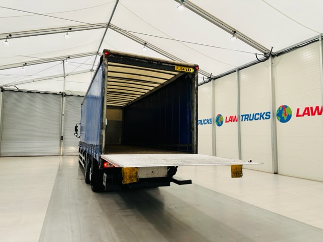 DAF CF75 310 6×2 Rear Lift Sleeper Cab Curtainsider
