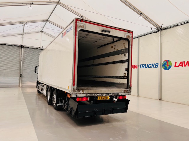Iveco Stralis 310 AT 6×2 Fridge Box