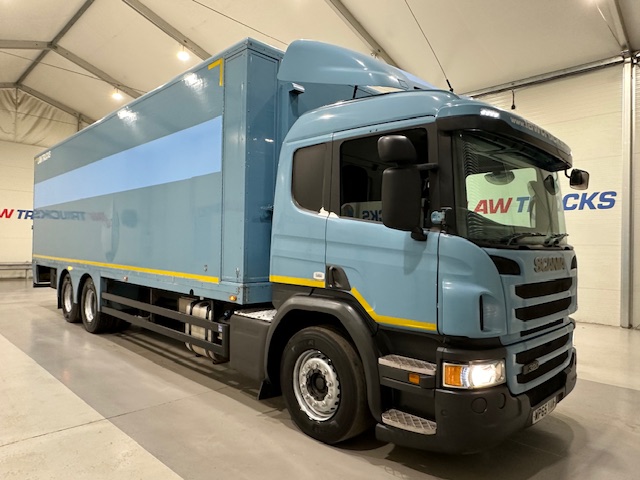 Scania P320 6×2 10 Tyre Rear Lift Insulated Box Van