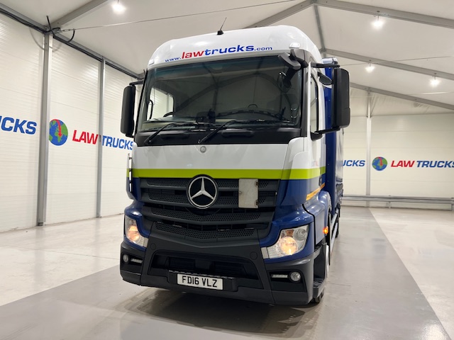 Mercedes Actros 2530 6×2 Sleeper Cab Curtainsider