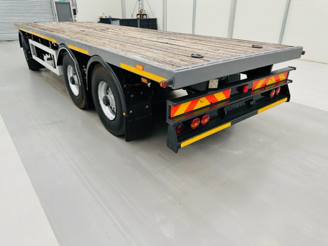 Fruehauf  Tri Axle Flatbed Drawbar Trailer