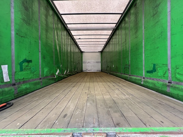 Mercedes Actros 2536 6×2 Sleeper Cab Curtainsider