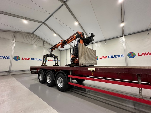 Montracon Tri Axle Flatbed Brick Grab Trailer