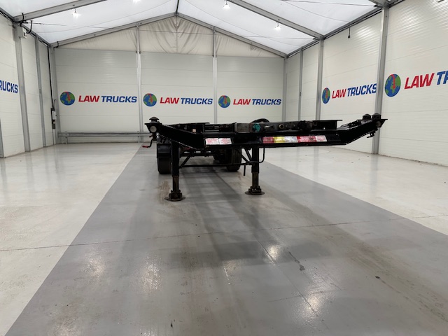 Dennison Tri Axle Sliding Skeletal Trailer BPW
