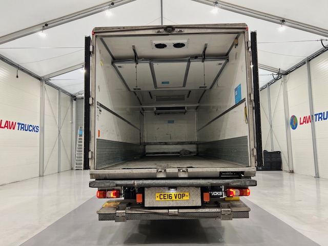 Mercedes Actros 1824 4×2 Sleeper Cab Fridge Box