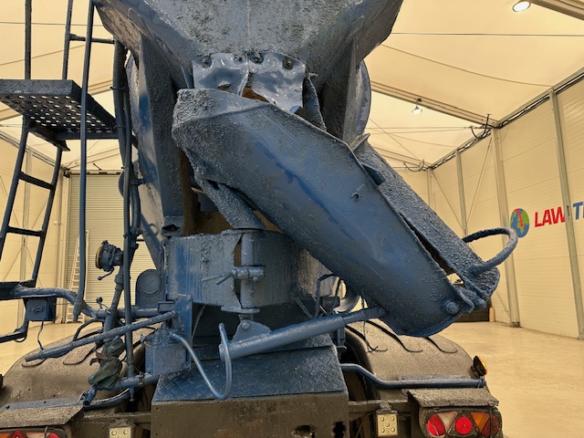 Hino 700 4123 8×4 Cement Mixer