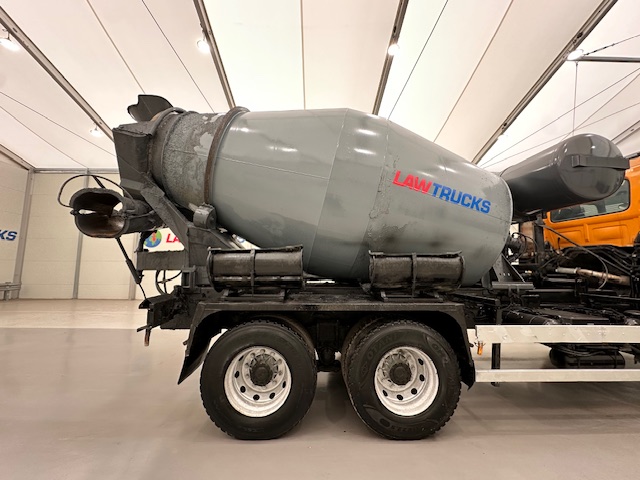 Hino 700 3241 8×4 Cement Mixer