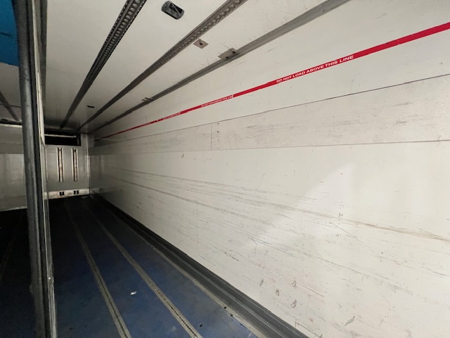 Mercedes Actros 2532 6×2 Rear Lift Day Cab Fridge Box