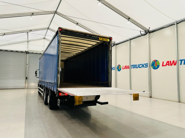 DAF CF75 310 6×2 Rear Lift Sleeper Cab Curtainsider