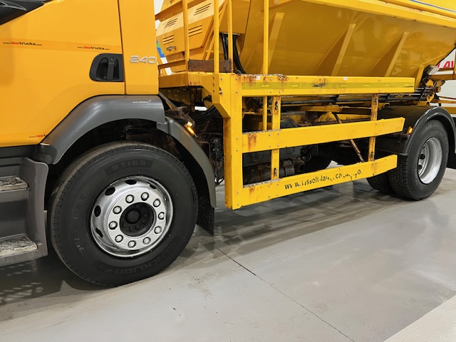 Volvo FE 240 4×2 Day Cab Gritter
