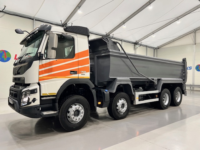Volvo FMX 420 8×4 Day Cab Steel Tipper