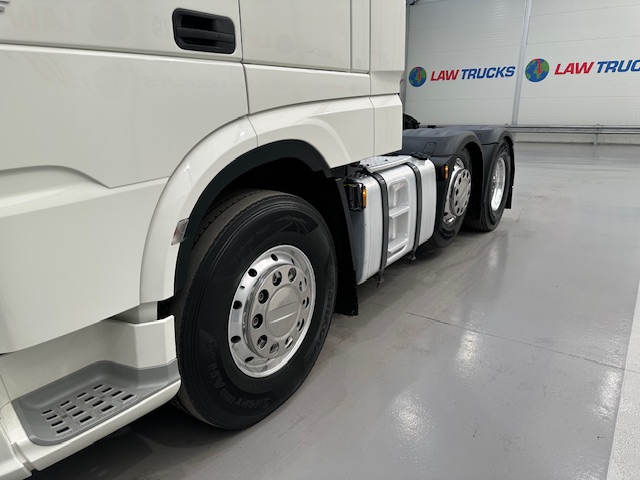DAF XF 530 6×2 Midlift Tractor Unit