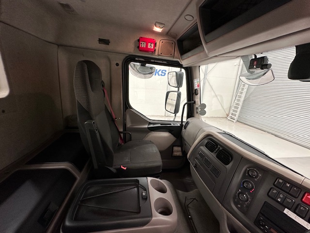 DAF LF 260 4×2 Rest Cab Tractor Unit