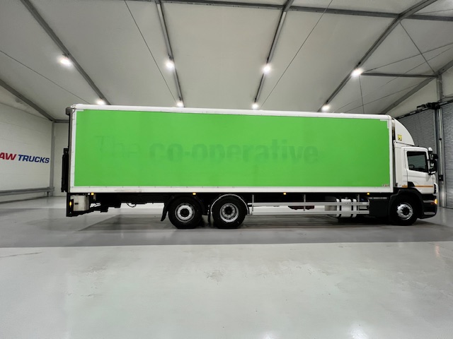 Scania P280 6×2 Rear Lift Day Cab Fridge Box