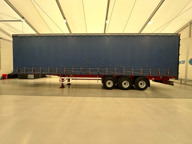 Montracon Tri Axle Curtainsider Trailer