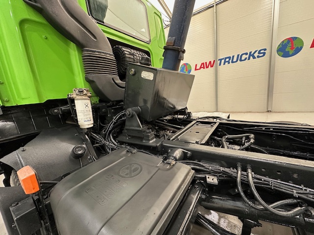 DAF CF 370 8×4 Day Cab Tipper Manual