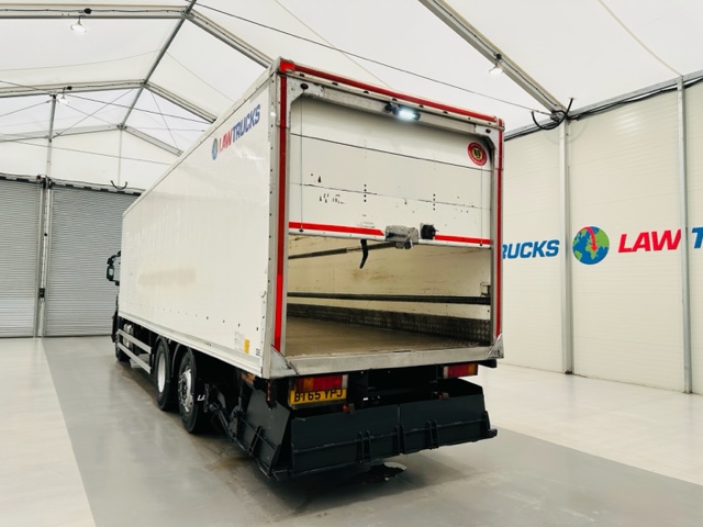Iveco Stralis 310 AT 6×2 Box Van