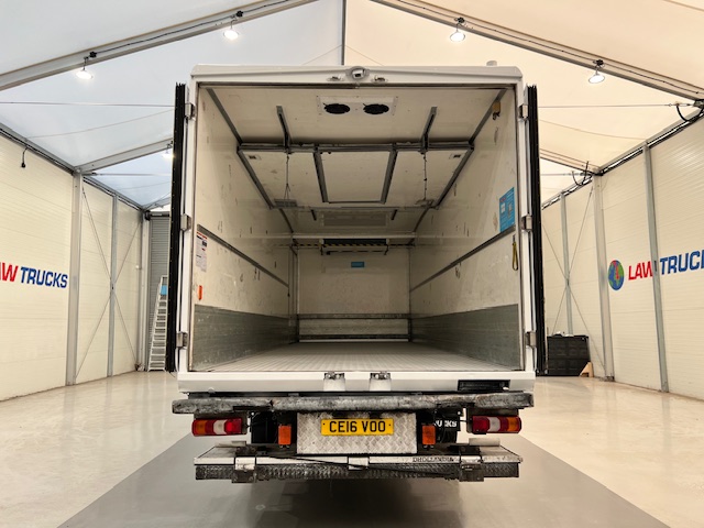 Mercedes Actros 1824 4×2 Sleeper Cab Fridge Box