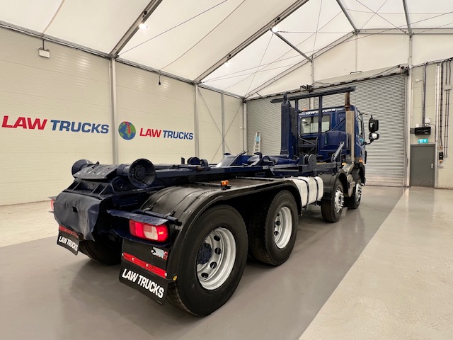 DAF CF85 360 8×4 Day Cab Hookloader
